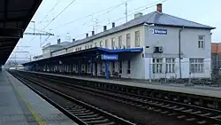 Pohled na staniční budovu