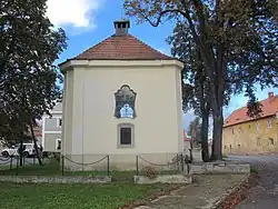 Kasulové okno v boční stěně