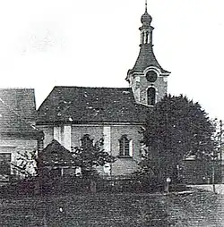 Kostel Nejsvětější Trojice ve Stružnici na snímku z doby první československé republiky