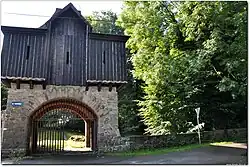 Starý a Nový zámek, zahradní brána, pohled z ulice