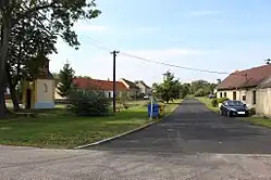 náves se zvoničkou