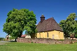 Kostel Nanebevzetí Panny Marie na návsi