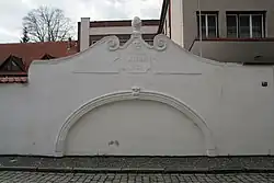 brána zaniklého vodního mlýna