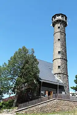 Rozhledna Svatobor s turistickou chatou