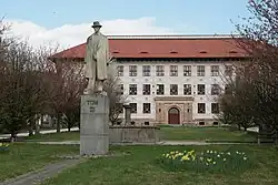 Sušice, nábřeží Jana Seitze, socha TGM (8134).jpg