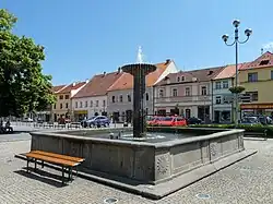 Sušice, náměstí Svobody, kašna.jpg