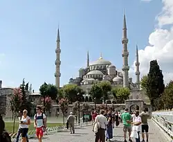 Pohled na mešitu z parku Sultan Ahmed