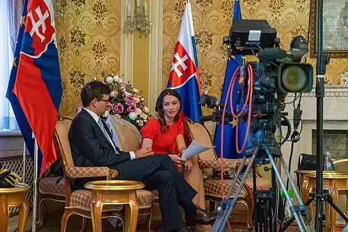 Dramaturg Petr Švec a moderátorka Jana Peroutková před natáčením