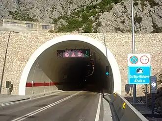Tunel Sveti Ilija, který je součástí silnice D76
