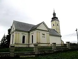 Kostel sv. Jana Křtitele ve vesnici