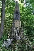 Pomník Theodora Körnera v lese nad kostelem svatého Josefa