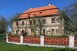 Svojšín, presbytery.jpg