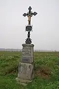 Kříž za vesnicí