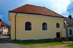 Čelní strana synagogy