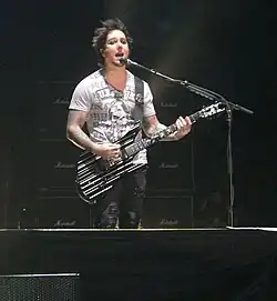 Synyster live