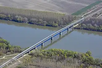 most přes Dunaj