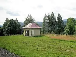 Pohled na přístřešek