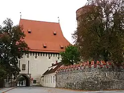 Bechyňská brána s bateriovou věží hradu