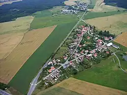 Táborská místní část Hlinice (v pozadí vlevo), vpředu část Záluží