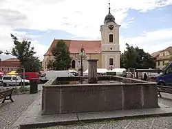 Týn nad Vltavou - kašna na náměstí Míru.JPG