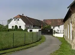 Bývalý statek, nyní hospoda v Peceradech