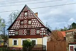 Statek čp. 1 na místě původní tvrze