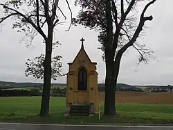 Třešť - kaplička k Hodicím.jpg
