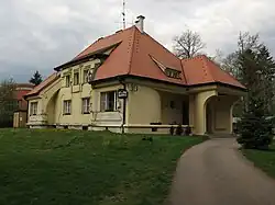 Třeština, vila čp.71 v Háji.JPG