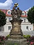 Třebechovice pod Orebem - sousoší Nejsvětější Trojice na Masarykově náměstí (stav červen 2024).jpg