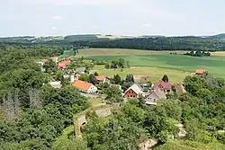 Podhradí z rozhledny hradu Lichnice