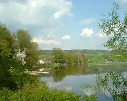 Podhrázský rybník s mlýnem