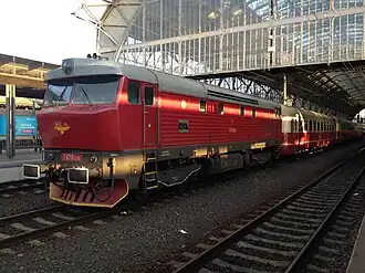 Lokomotiva T478.1215 ve stanici Praha hlavní nádraží