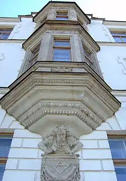 Arkýř na průčelí budovy