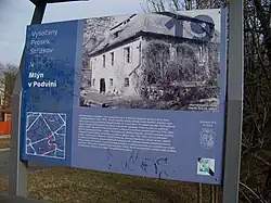 Informační tabule s mlýnem