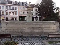 Tachov - kašna na náměstí (1).JPG