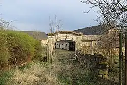 Tajná, brána u čísla 15 (1).jpg