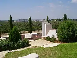 Válečný památník poblíž Chuldy