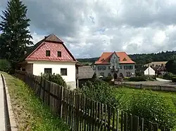 Tatenice, č. p. 202 a bývalá záložna.jpg