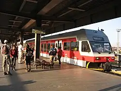 Pohled na elektrickou jednotku 425.95 v Popradu