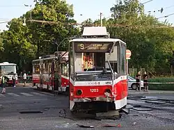 Souprava tramvají Tatra T6A5 po nehodě v Černých Polích