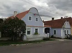 Tchořovice, usedlost čp.12 a 76.jpg