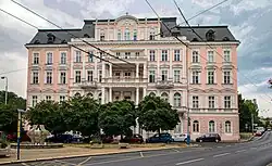 Císařské lázně od Laubeho náměstí