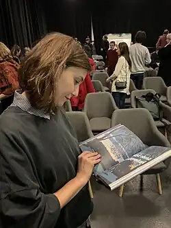 Tereza Dočkalová na křtu knihy Filmouka v roce 2023