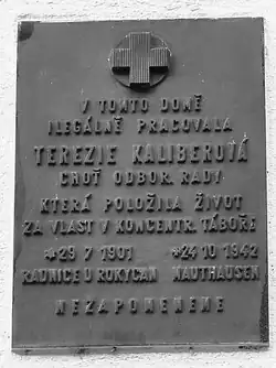 Pamětní deska v Praze 3 v ulici Hájkova[12]