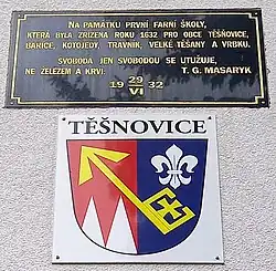 Pamětní deska na budově bývalé školy