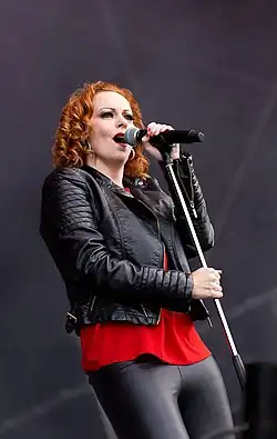 Anneke van Giersbergen v roce 2015