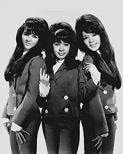 The Ronettes v roce 1966