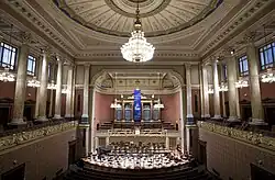 Interiér Dvořákovy síně