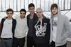 The Wanted na vyhlídkové terase Empire State Building v dubnu 2012. Zleva: Nathan Sykes, Tom Parker, Siva Kaneswaran, Max George a Jay McGuiness.