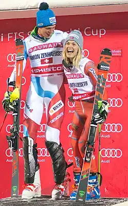 Nina Haverová-Løsethová a Ramon Zenhäusern, vítězové městského závodu ve Stockholmu